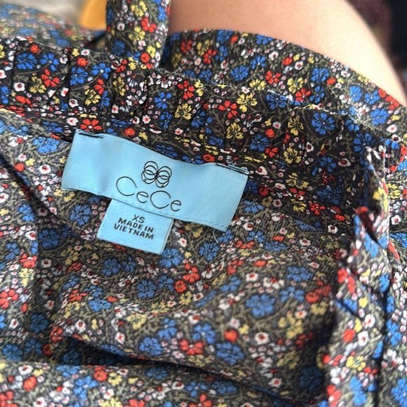 Floral blouse - Picture 3 of 3